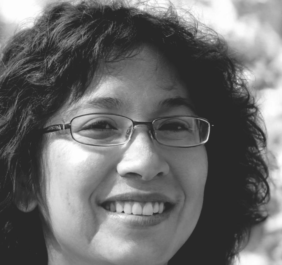 Consultante Éloise Pernet présentant les outils d'automatisation